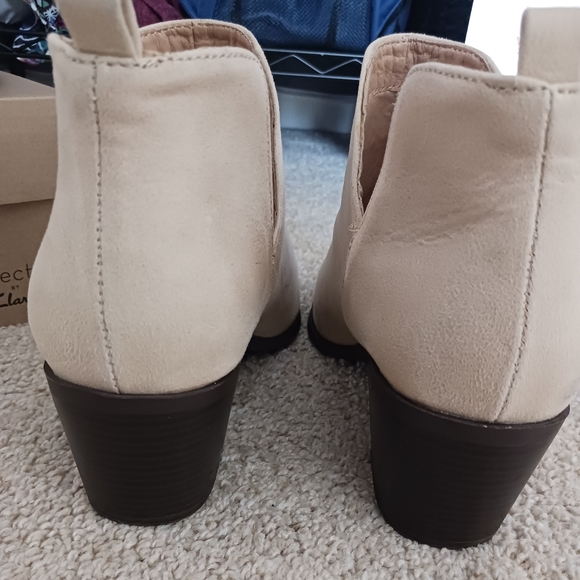 Journee Collection Lola Women's Ankle Boots - Picture 4 of 10